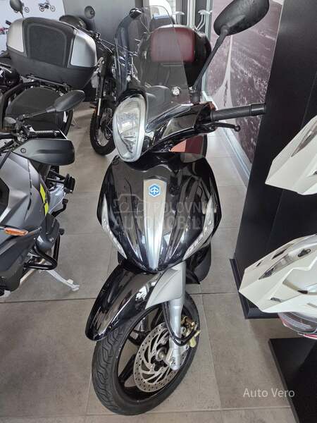 Piaggio Beverly 350i.e