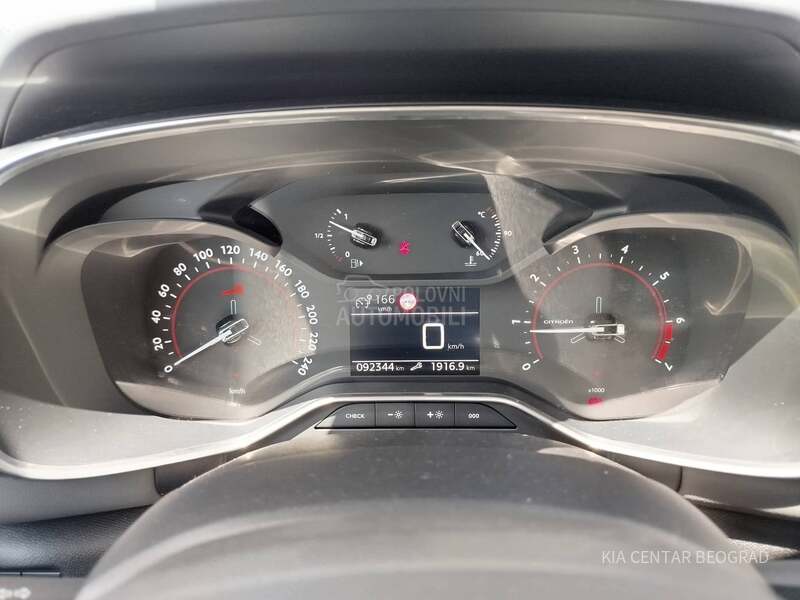 Citroen C5 Aircross 1.5 BLUEHDI LIVE M/T