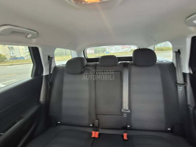 Peugeot 308 1.6 blu ehdi