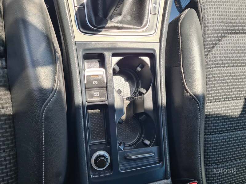 Volkswagen Golf 7 1.6 TDI HIGHLINE