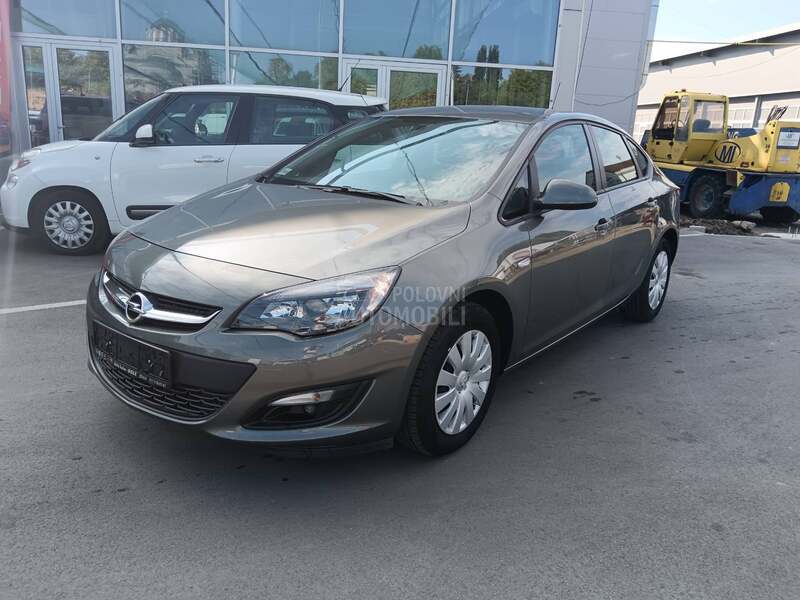 Opel Astra J 1.4 Turbo