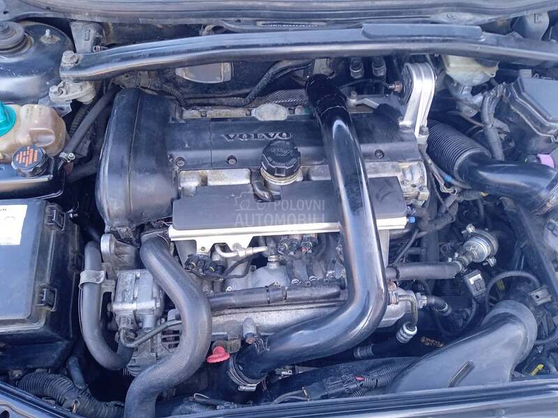 Volvo V70 