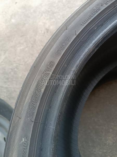 Bridgestone 235/40 R19 Letnja