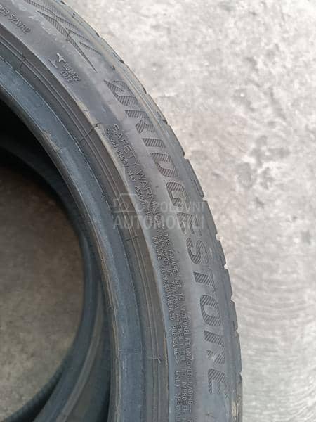 Bridgestone 235/40 R19 Letnja