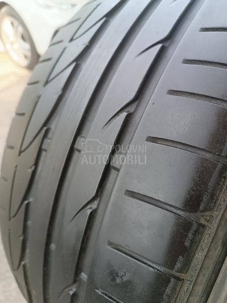 Bridgestone 235/40 R19 Letnja