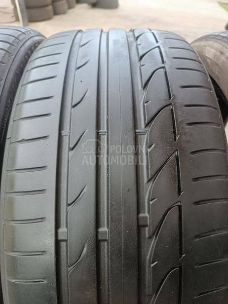 Bridgestone 235/40 R19 Letnja