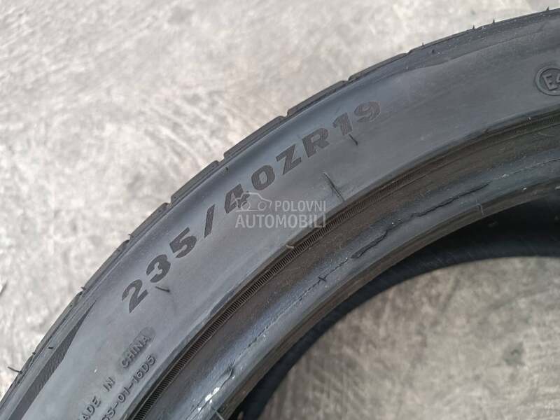 Minerva 235/40 R19 Letnja