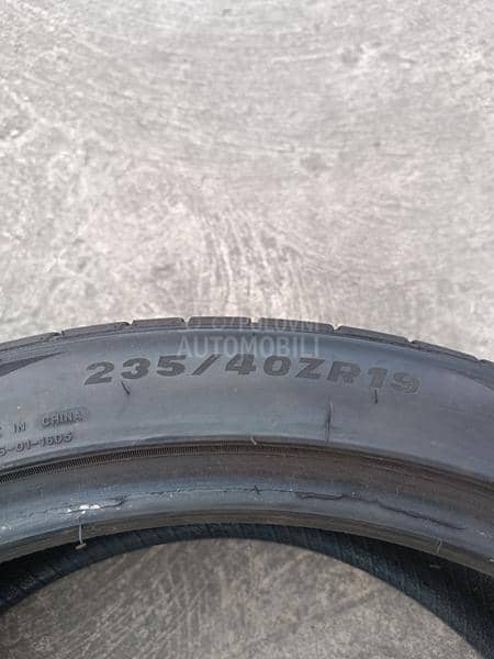 Minerva 235/40 R19 Letnja