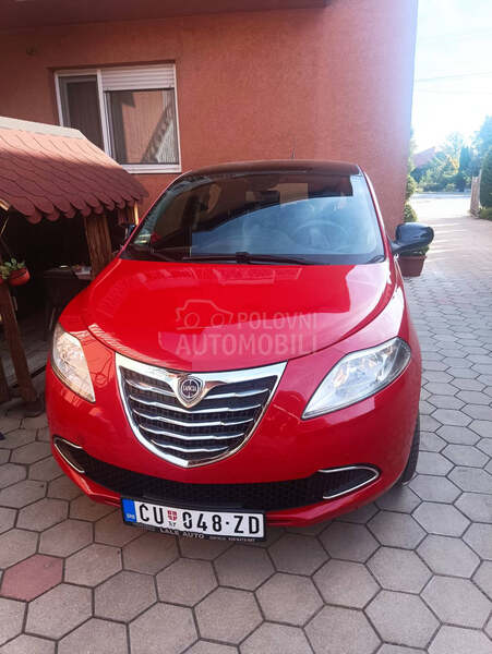 Lancia Ypsilon 1.2 8v ch