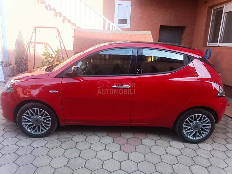 Lancia Ypsilon 1.2 8v ch