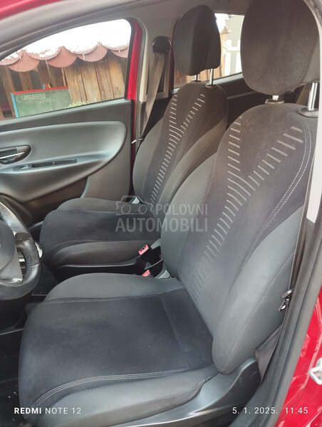 Lancia Ypsilon 1.2 8v ch