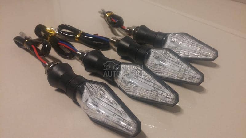 LED zmigavci za motor