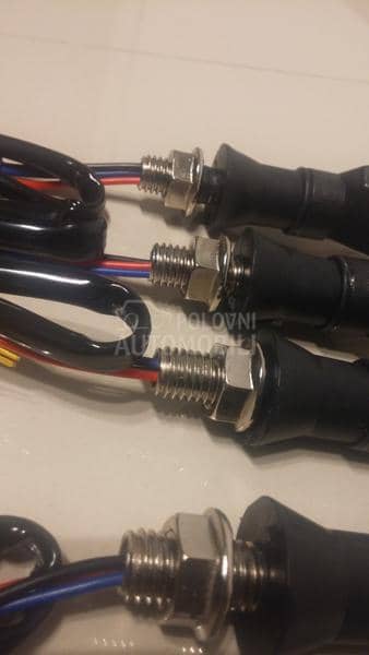 LED zmigavci za motor