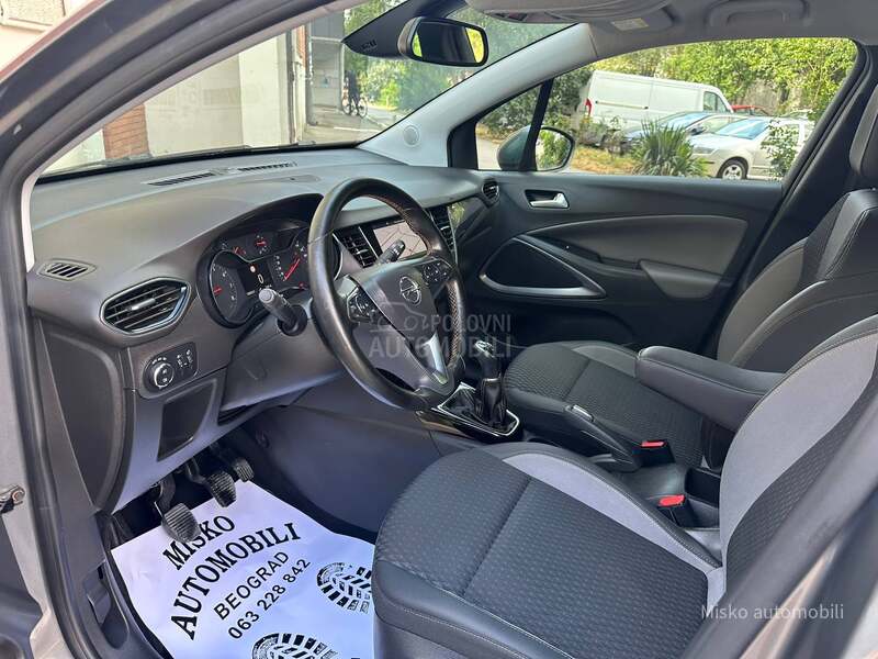 Opel Crossland X  1.2 T Led Kam 360
