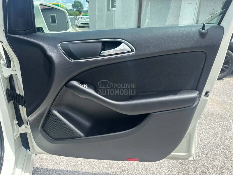 Mercedes Benz B 180 180cdi a/m