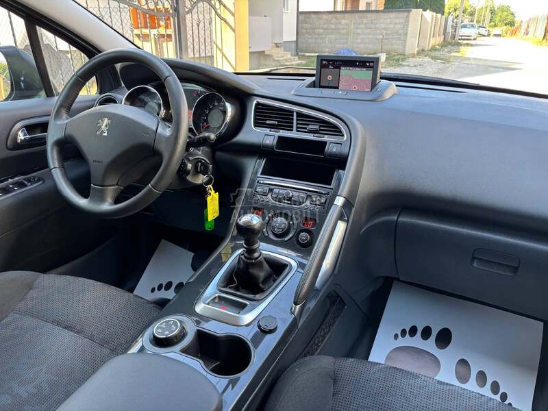 Peugeot 3008 1.6 hdi N A V I G