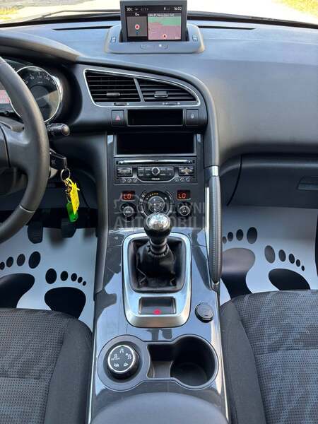 Peugeot 3008 1.6 hdi N A V I G