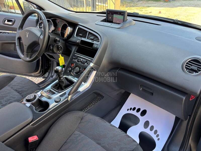 Peugeot 3008 1.6 hdi N A V I G
