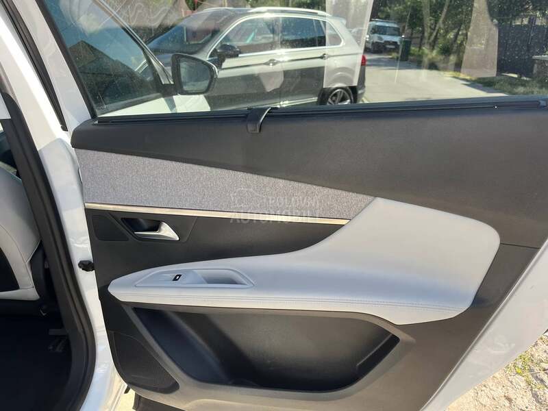 Peugeot 5008 AUT/ALLURE/VELSERVIS