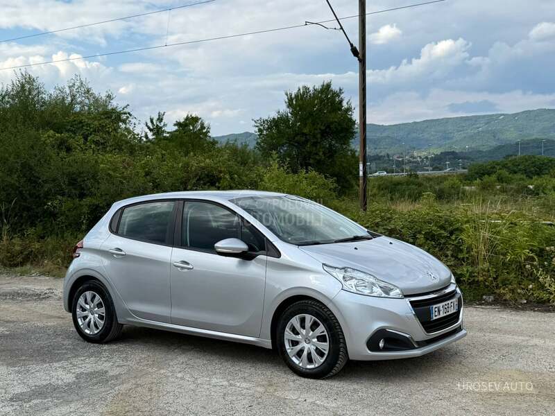 Peugeot 208 1.6 HDi 100 NAV