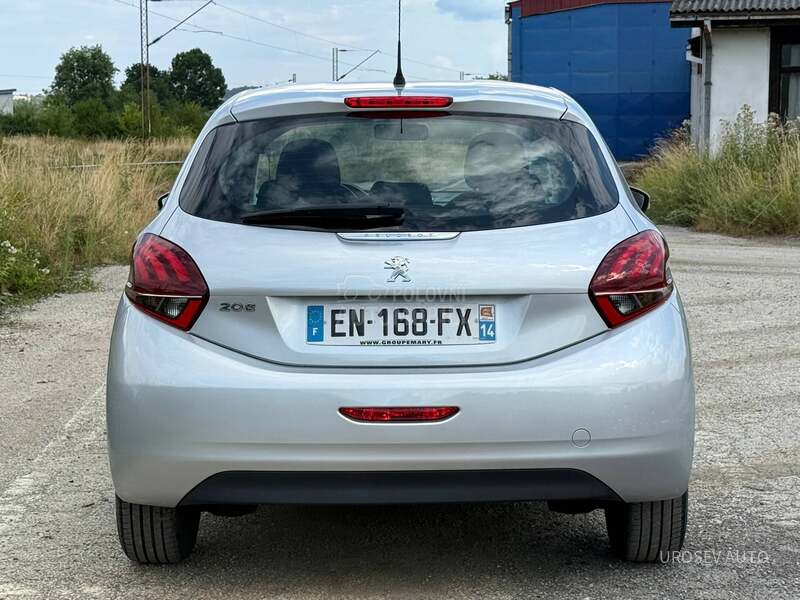Peugeot 208 1.6 HDi 100 NAV
