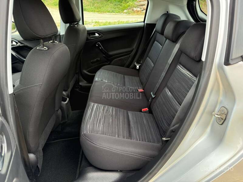 Peugeot 208 1.6 HDi 100 NAV