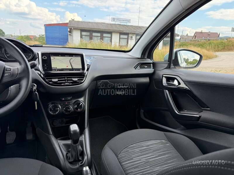 Peugeot 208 1.6 HDi 100 NAV