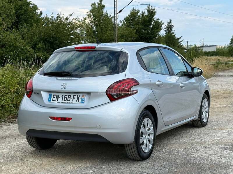 Peugeot 208 1.6 HDi 100 NAV