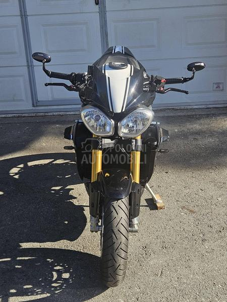 Triumph speed triple 1050 R