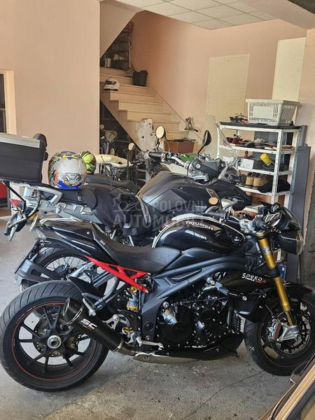 Triumph speed triple 1050 R