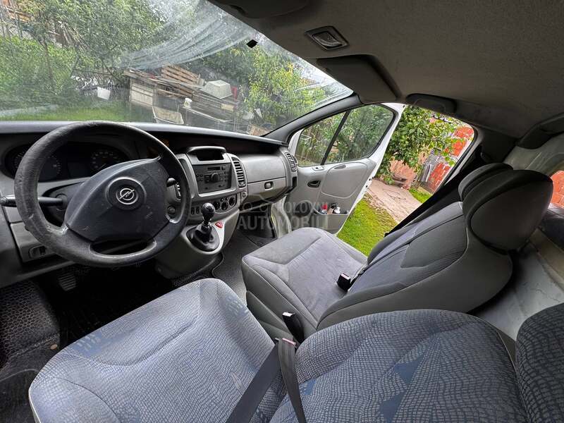 Opel Vivaro 2.0 DCI   H.I.T.N.O