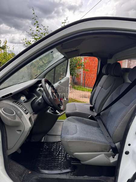 Opel Vivaro 2.0 DCI   H.I.T.N.O