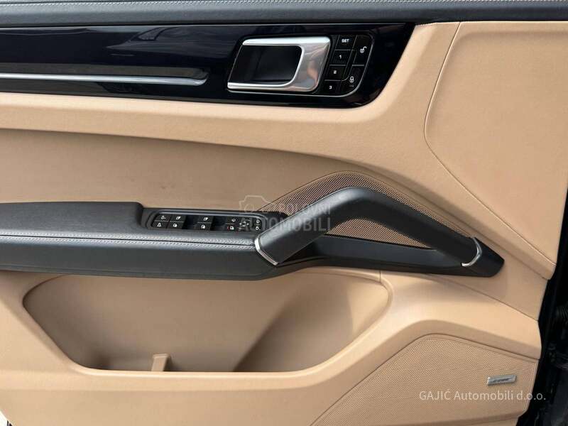 Porsche Cayenne S SPORT CHRONO AIR