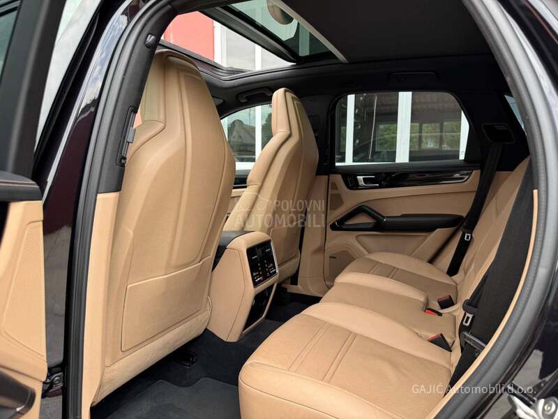 Porsche Cayenne S SPORT CHRONO AIR