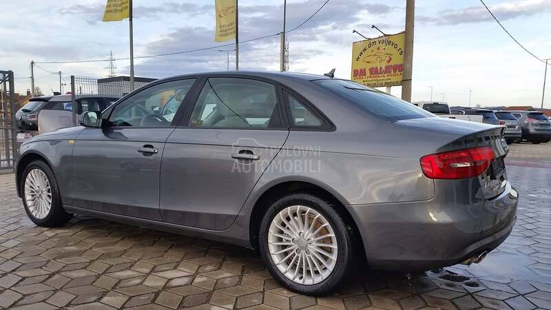 Audi A4 2.0TDI RESTY/LED/AUT