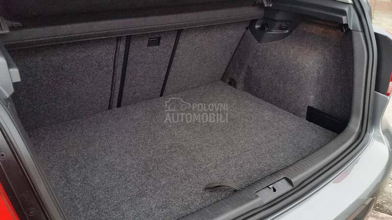 Volkswagen Golf 6 1.6 0DLIČNO STANJE
