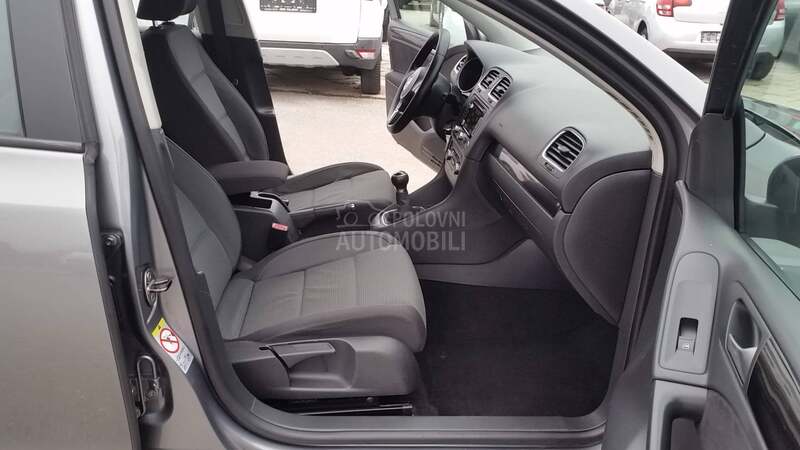 Volkswagen Golf 6 1.6 0DLIČNO STANJE