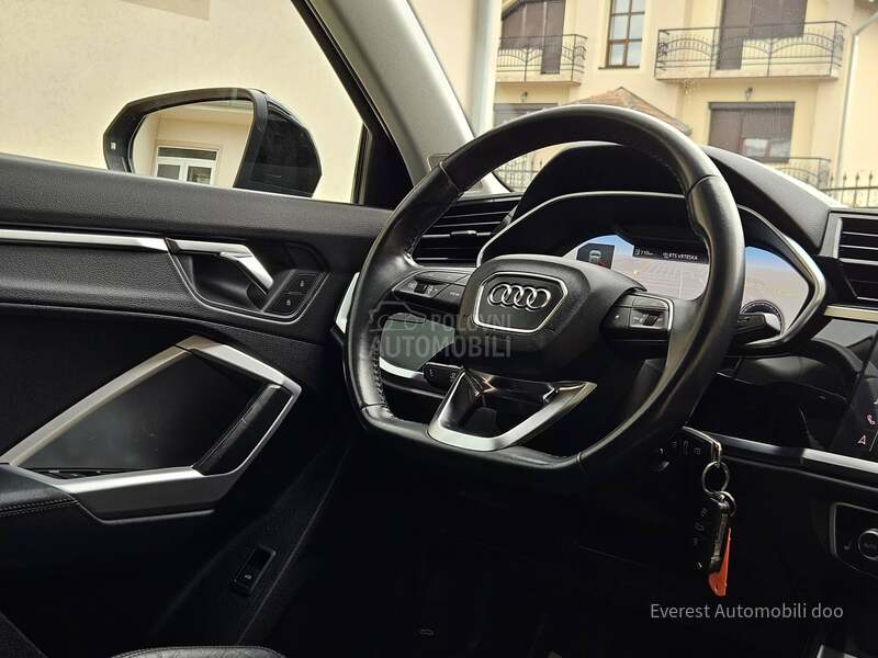 Audi Q3 35 TFSi/ S Line/Pano
