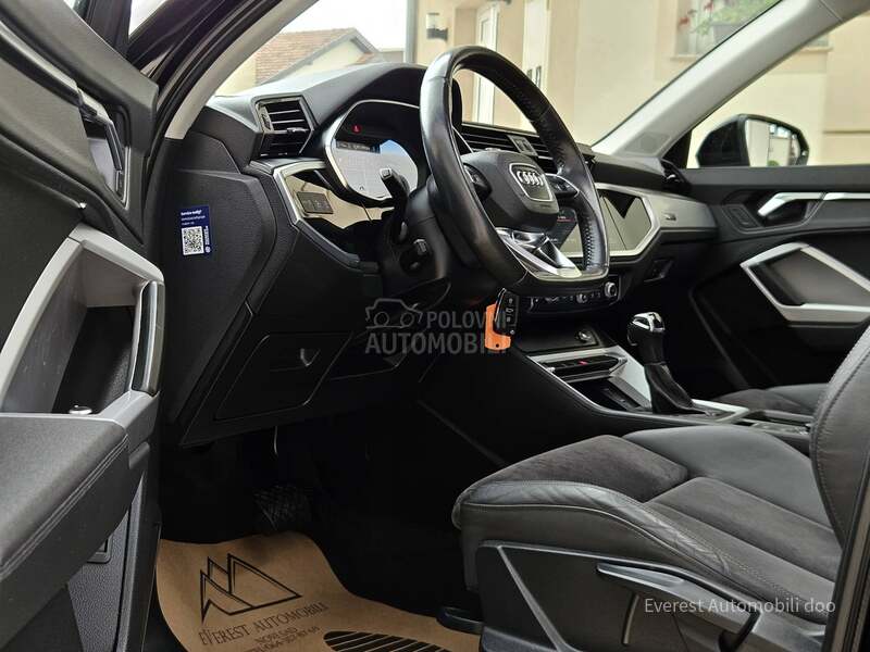Audi Q3 35 TFSi/ S Line/Pano