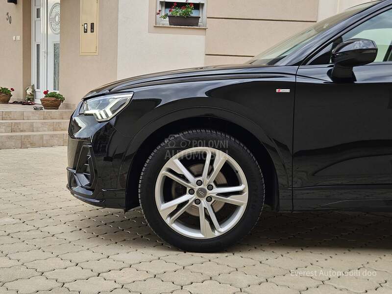 Audi Q3 35 TFSi/ S Line/Pano