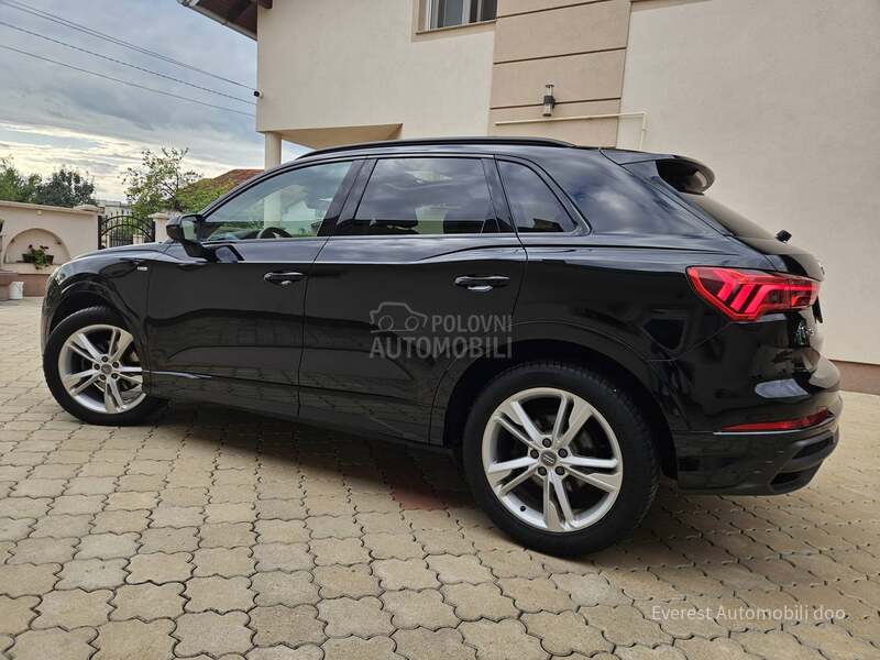 Audi Q3 35 TFSi/ S Line/Pano