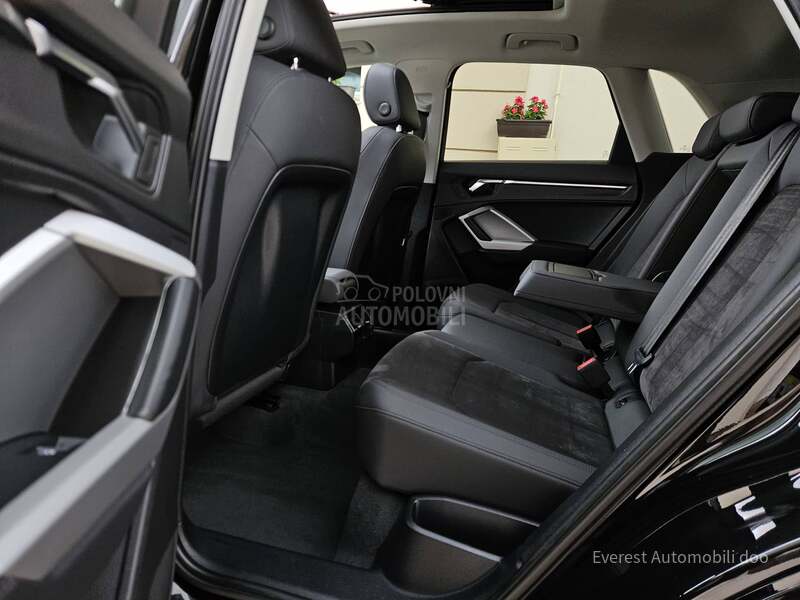 Audi Q3 35 TFSi/ S Line/Pano