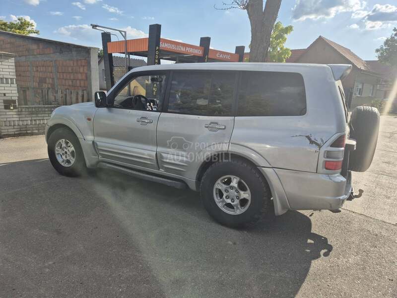 Mitsubishi Pajero 
