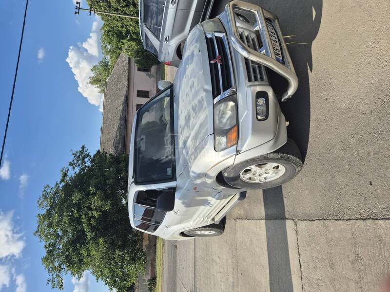 Mitsubishi Pajero 