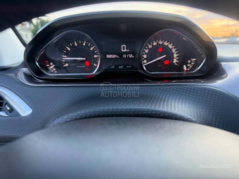 Peugeot 2008 1.2 ben