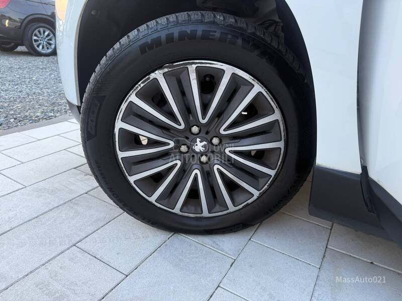 Peugeot 2008 1.2 ben