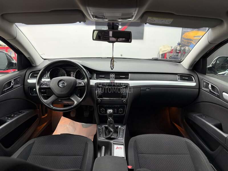 Škoda Superb 