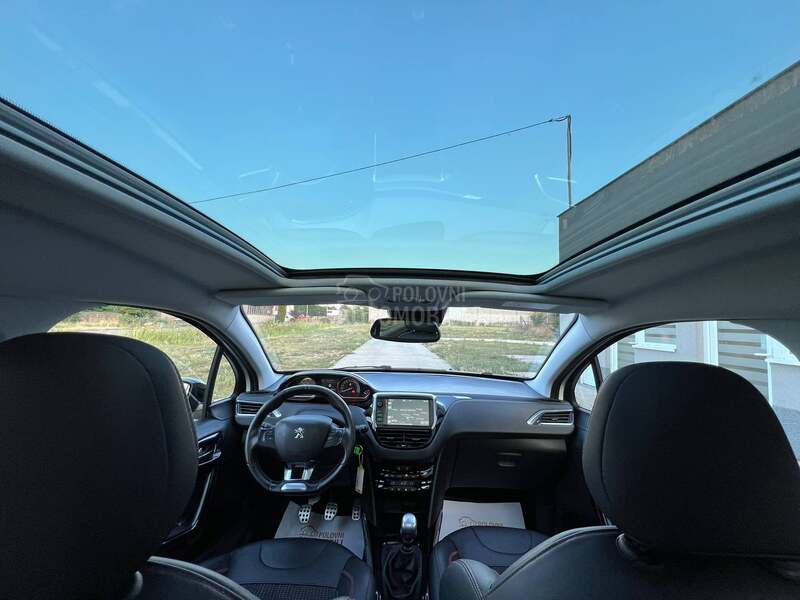 Peugeot 2008 1.2GT-line Pano CH