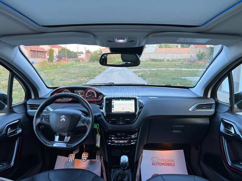 Peugeot 2008 1.2GT-line Pano CH