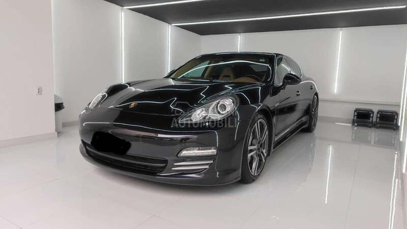 Porsche Panamera 4S